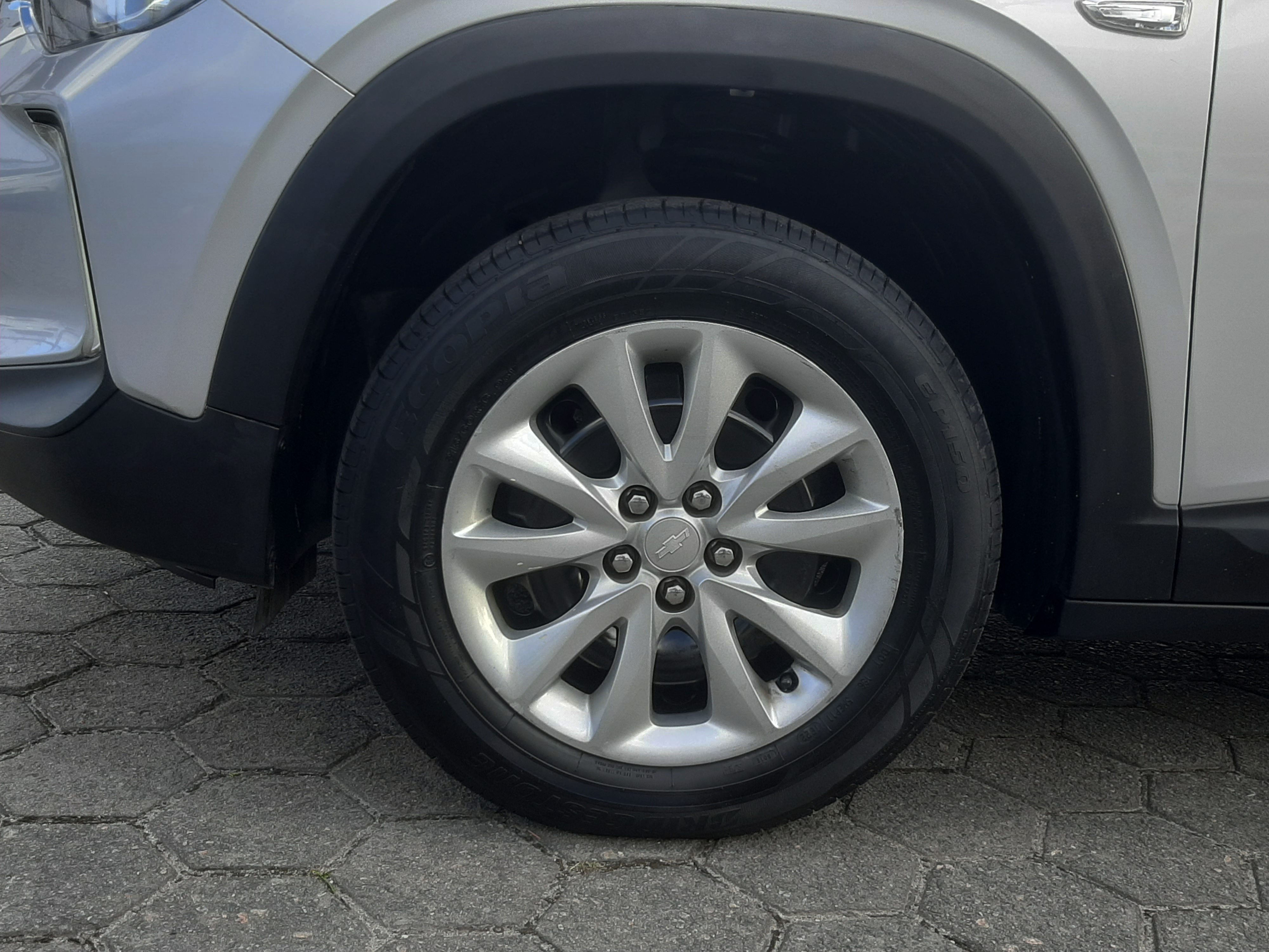 CHEVROLET TRACKER